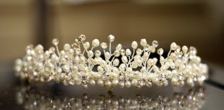 Tiare e spille per le spose 1564 0 Tiare e spille per le spose